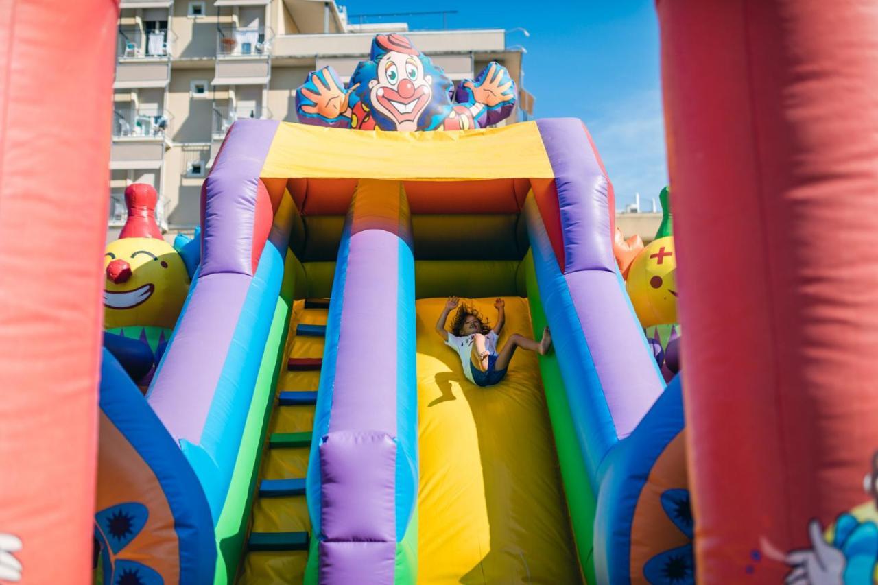 Trevi Family Resort Cattolica Dış mekan fotoğraf